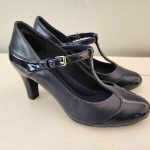 Giani Bernin Vineza Memory Foam T-Strap Mary Jane Pumps Navy Blue Patent Leather